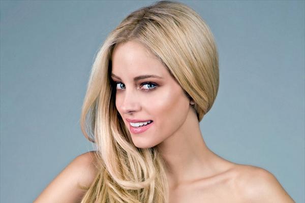 ΦΩΤΟ-Η Δούκισσα Νομικού στο βυθό της θάλασσας