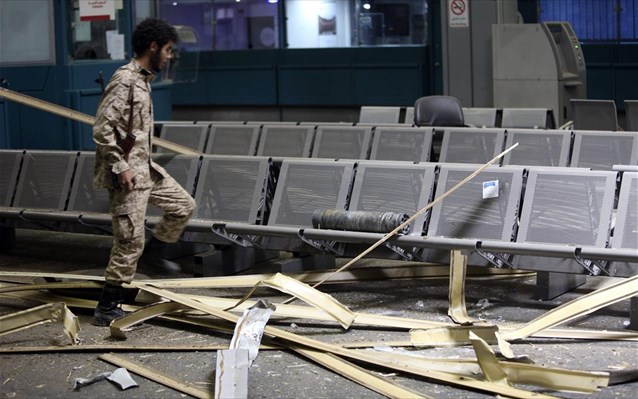 Λιβύη-Σφοδρές μάχες στο αεροδρόμιο της Τρίπολης