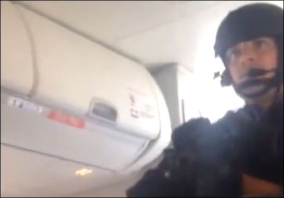 ΒΙΝΤΕΟ-Επιχείρηση των καναδικών ΕΚΑΜ για να συλλάβουν επιβάτη
