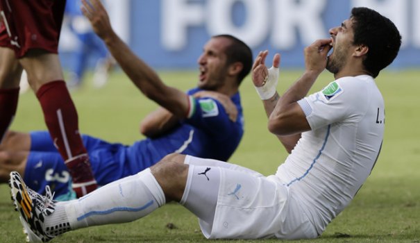 Η FIFA απέρριψε την ένσταση του Σουάρες