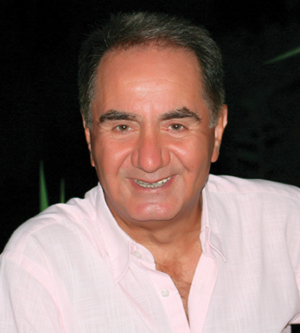 Βγαίνει στο… πάλκο ο Κατσανέβας