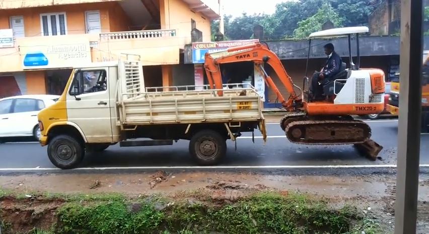 ΒΙΝΤΕΟ-Ο ζογκλέρ… χειριστής εκσκαφέα