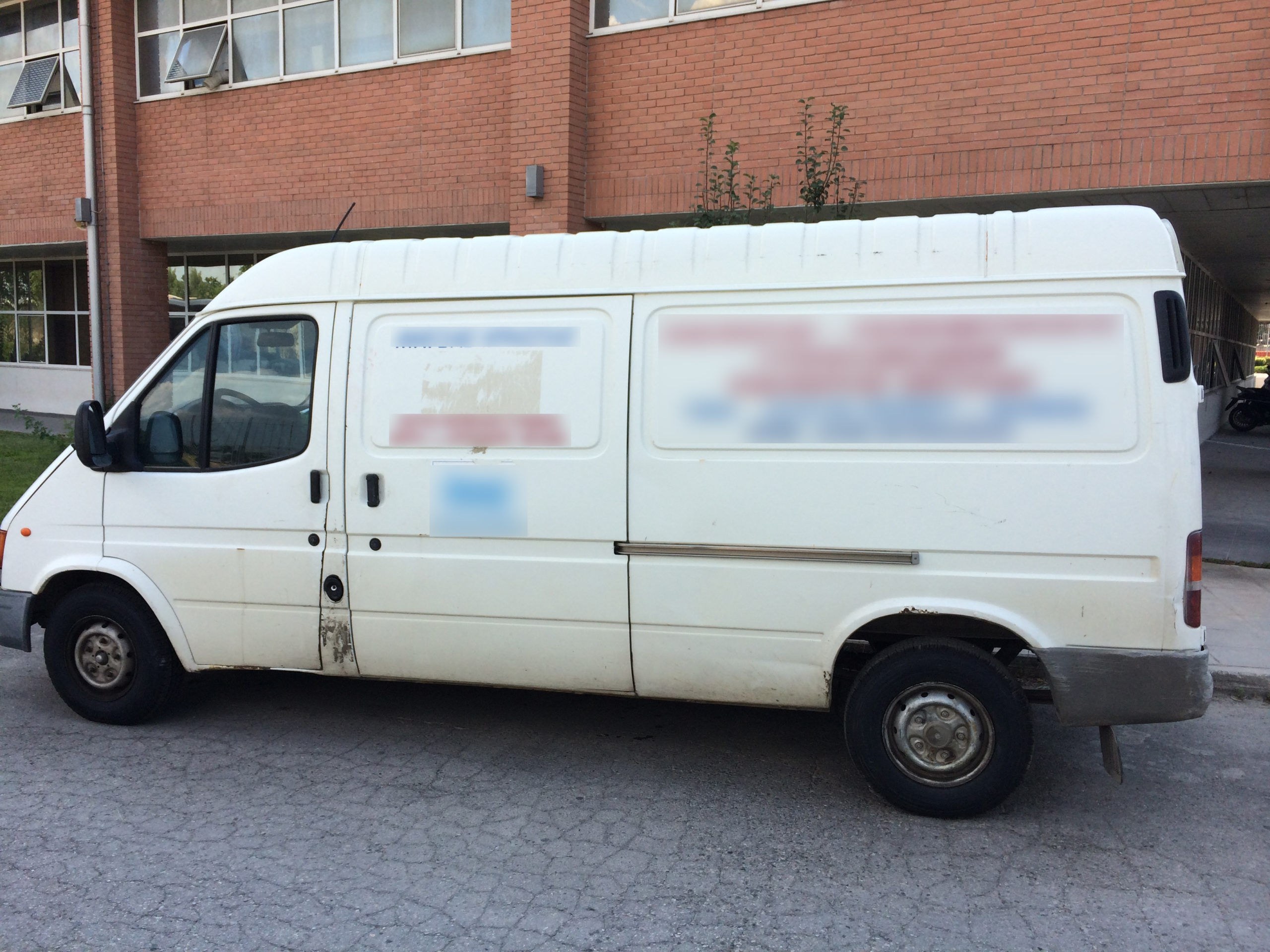 Μετέφερε 31 αλλοδαπούς με βαν