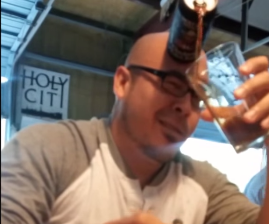 ΒΙΝΤΕΟ-Έτσι γεμίζεις το ποτήρι της μπύρας