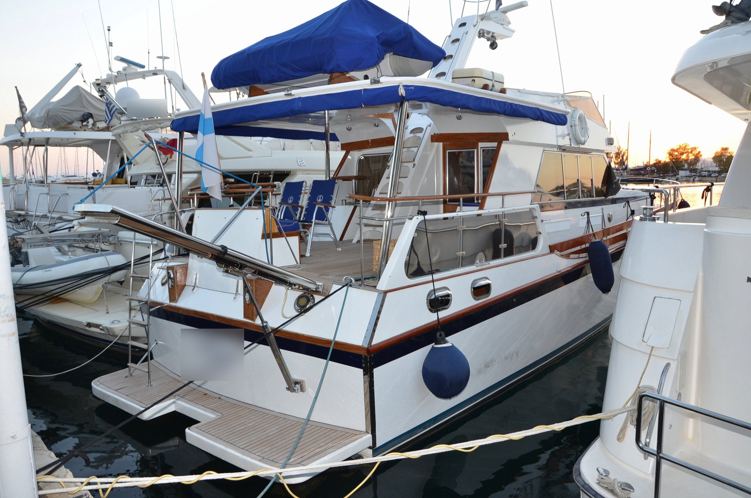 Αστυνομικός και συνταξιούχος λιμενικός σε κύκλωμα δουλεμπόρων