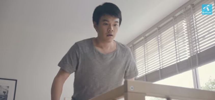 ΒΙΝΤΕΟ-Τι κάνει ο μπαμπάς όταν το μωρό κλαίει;