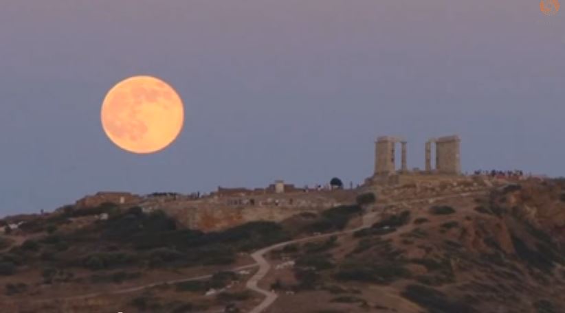 BINTEO-Η μαγευτική πανσέληνος του Σουνίου στο Reuters