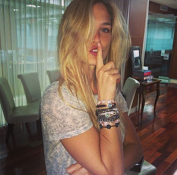 ΦΩΤΟ-Η Ραφαέλι στην παραλία