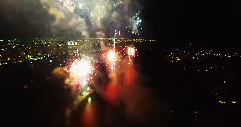 ΒΙΝΤΕΟ-Πως φαίνονται τα πυροτεχνήματα από ψηλά