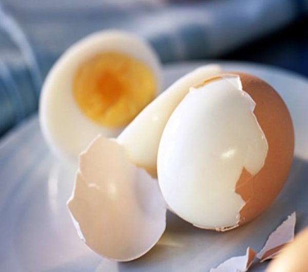 Μάθε πως δεν θα σου σπάνε τα βραστά αυγά