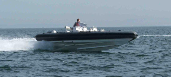 Φεύγουν για τις Αζόρες με φουσκωτό