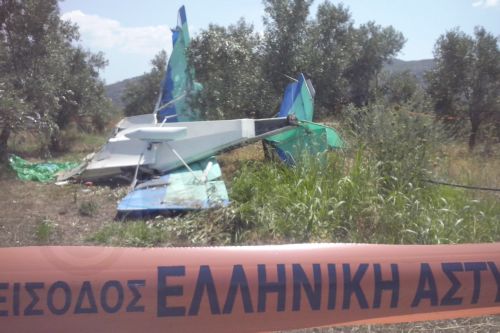 ΦΩΤΟ-Τα συντρίμμια του αεροσκάφους που έπεσε στη Σπάρτη