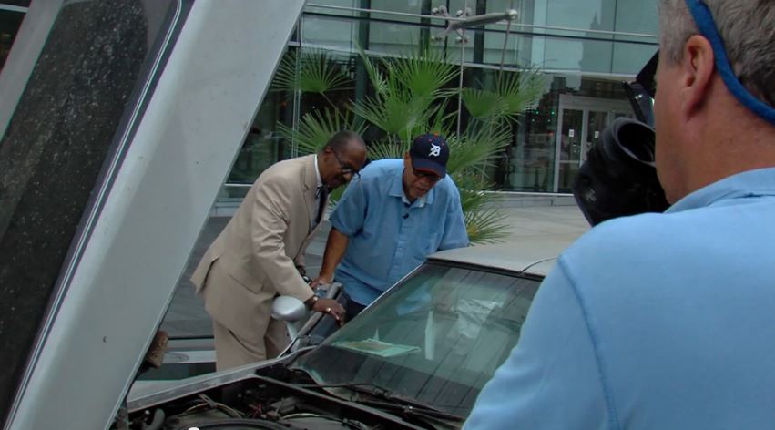 ΒΙΝΤΕΟ-Βρήκε την κλεμμένη Chevrolet μετά από 33 χρόνια