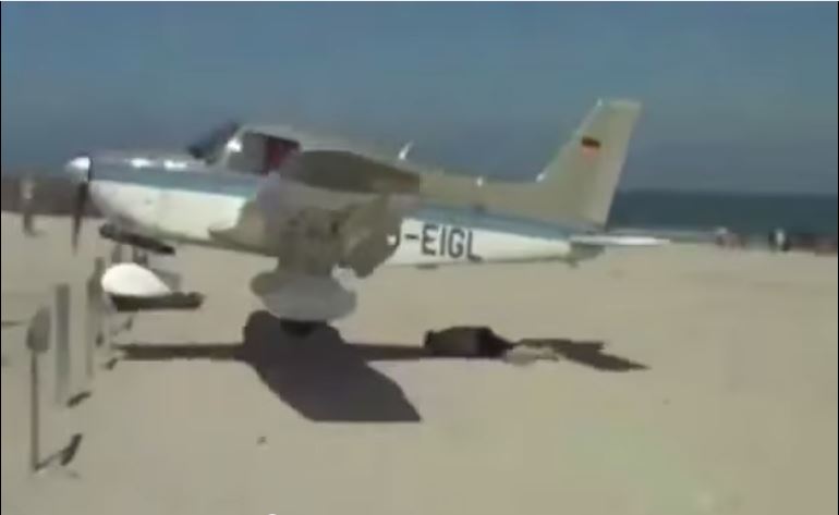 ΒΙΝΤΕΟ-Προσγείωση “θρίλερ” στην παραλία
