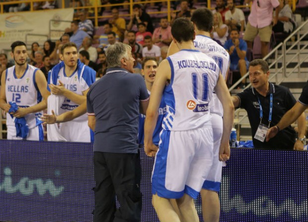 ΒΙΝΤΕΟ-Οι πανηγυρισμοί των διεθνών μετά το… θρίλερ με τη Σερβία