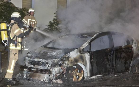Βερολίνο-Εμπρηστική επίθεση σε αυτοκίνητο Έλληνα διπλωμάτη
