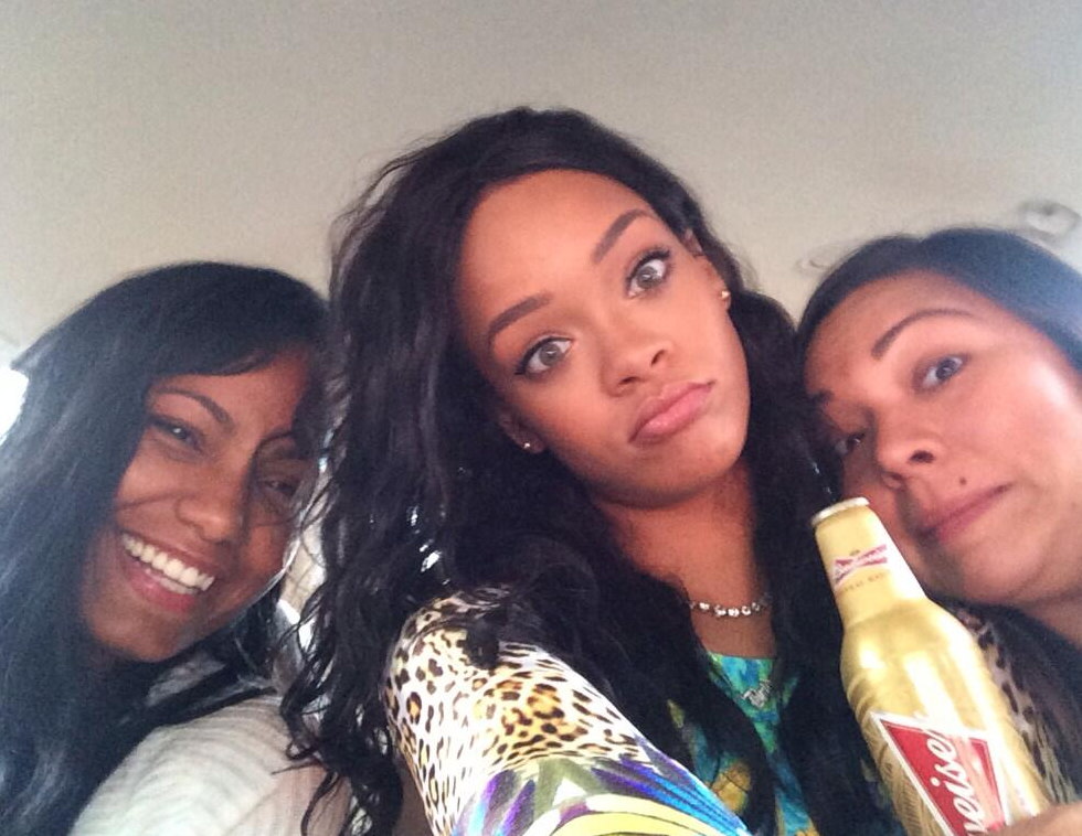 ΦΩΤΟ-Η Ριάνα πήγε στην Βραζιλία για τον τελικό του Μουντιάλ