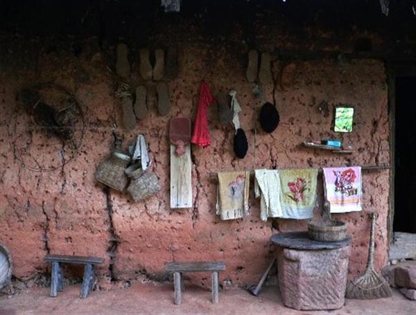 perierga.gr - Έσκαψε 6.000 σκαλοπάτια στο βουνό για τον έρωτα μιας γυναίκας!