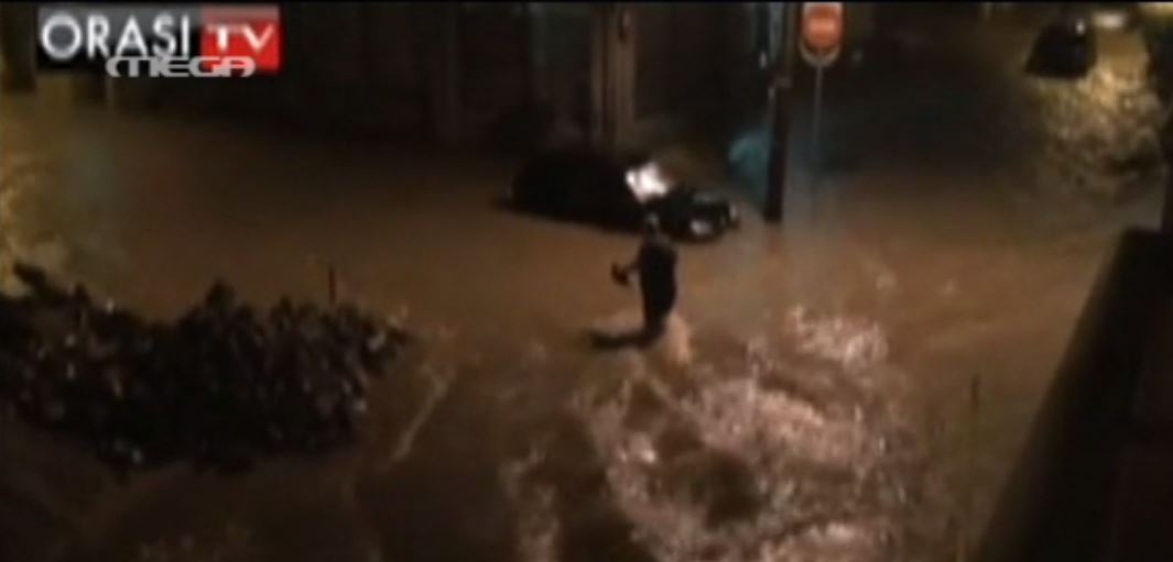 ΒΙΝΤΕΟ-Μεγάλες ζημιές και προβλήματα στη Θεσσαλονίκη λόγω της νεροποντής
