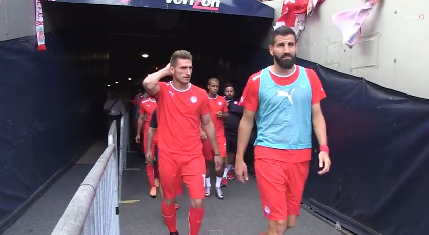 Η παρακάμερα του Ολυμπιακός-Λίβερπουλ