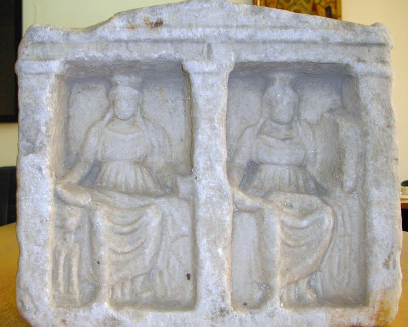 Τους έπιασαν με τα “αρχαία” στα χέρια