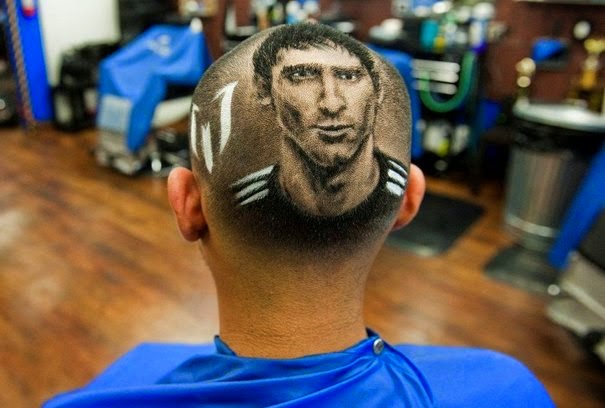 perierga.gr - Κομμωτής δημιουργεί κουρέματα... έργα τέχνης! perierga.gr - Κομμωτής δημιουργεί κουρέματα... έργα τέχνης!