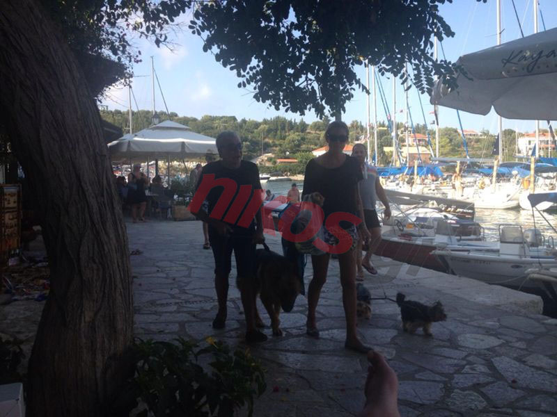ΦΩΤΟ-Στην Κεφαλονιά ο Καβάλι με την 26χρονη σύντροφό του