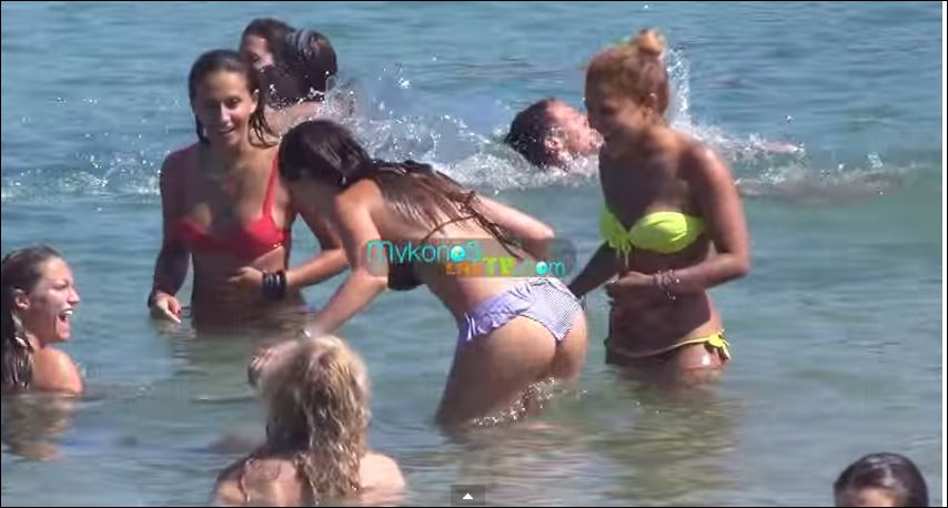 ΒΙΝΤΕΟ-Τα παιχνίδια της Αθηνάς Οικονομάκου στη Μύκονο