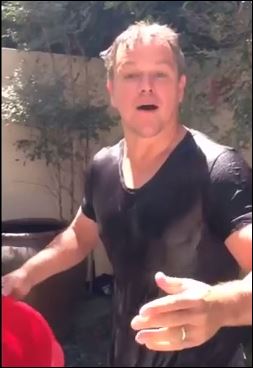 ΒΙΝΤΕΟ-Ο Matt Damon μπουγελώθηκε με νερό από την… τουαλέτα