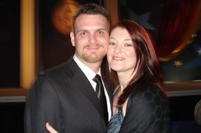 ΦΩΤΟ-Είχε φωτογραφία της γυναίκα του 17 χρόνια πριν τη γνωρίσει