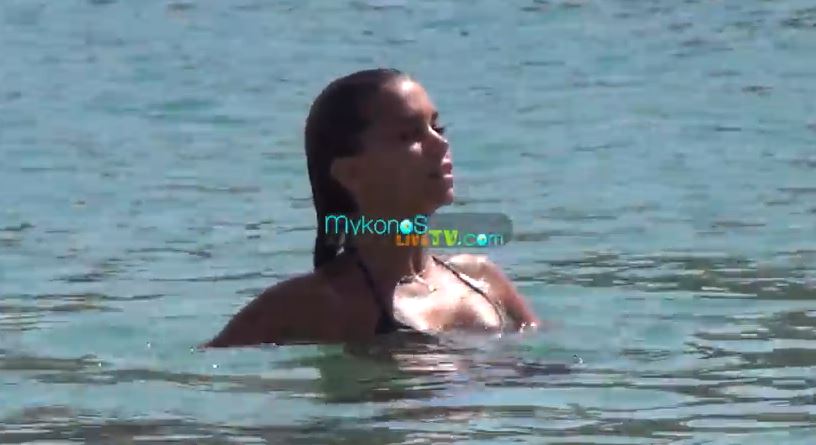 ΒΙΝΤΕΟ-Στη Μύκονο η πρώην σύζυγος του Φαν ντερ Φάαρτ