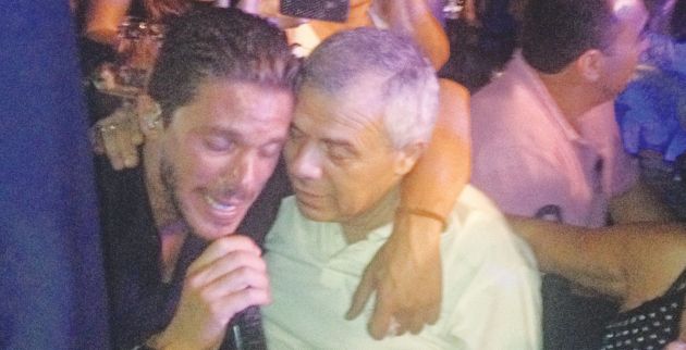 Τα δάκρυα του Οικονομόπουλου για τον πατέρα του