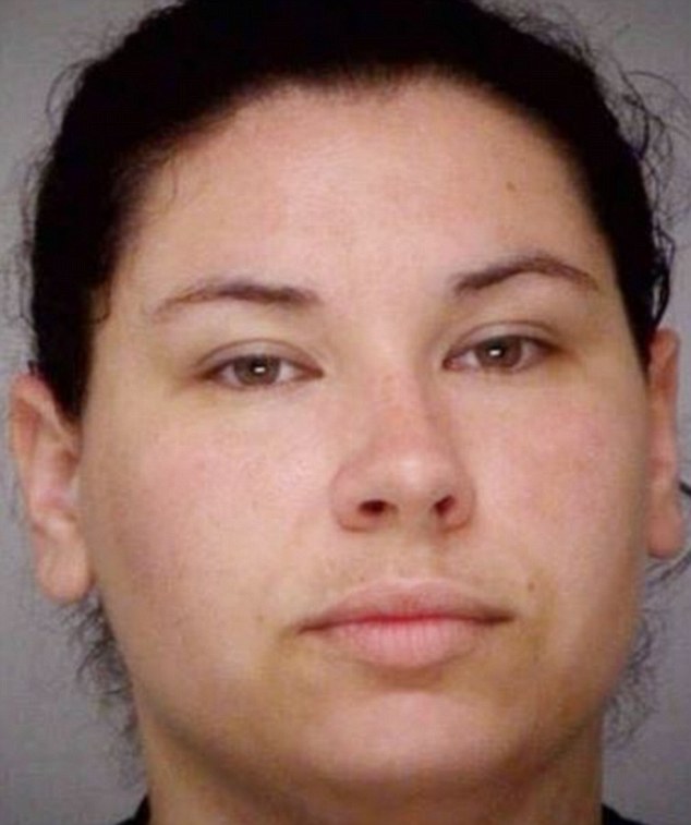 Μητέρα-τέρας βίαζε τα παιδιά της μαζί με τον φίλο της