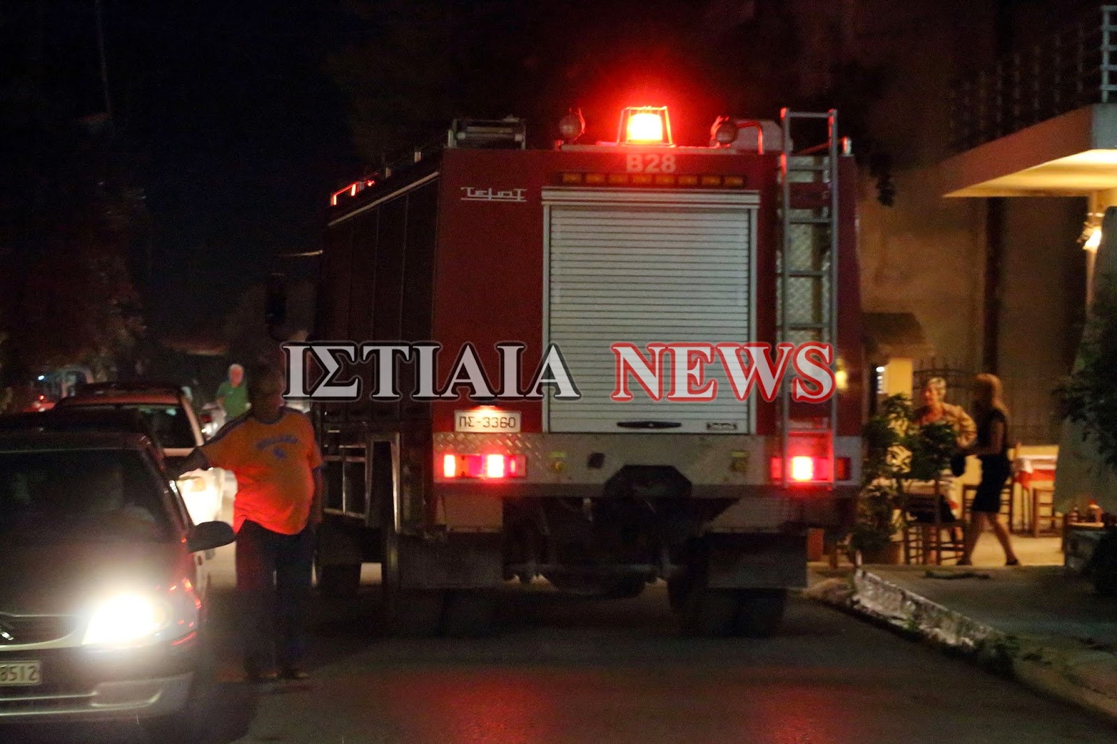 ΦΩΤΟ-Φωτιά σε ταβέρνα στην Ιστιαία