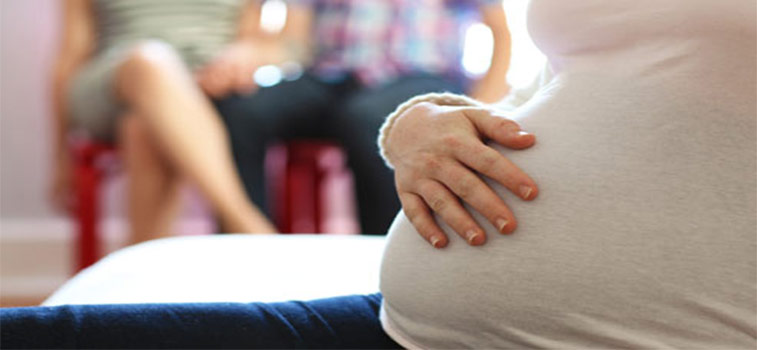 Νέες αποκαλύψεις για το ζευγάρι με την παρένθετη μητέρα