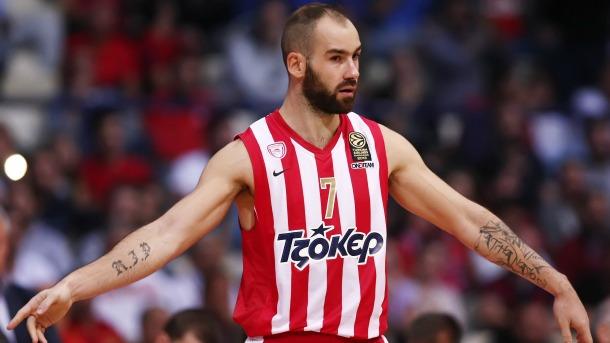 ΦΩΤΟ-Η τούρτα έκπληξη της Χοψονίδου στον Σπανούλη