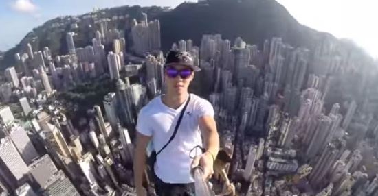 ΒΙΝΤΕΟ-Ίσως και να είναι η πιο επικίνδυνη selfie που έχει τραβηχτεί