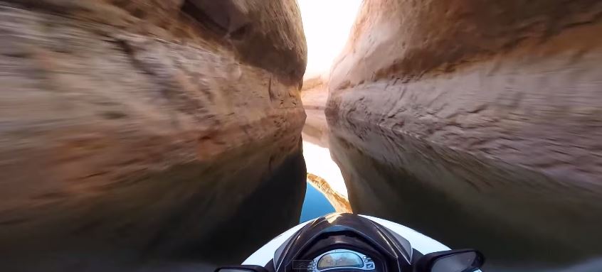 BINTEO-“Στροφιλίκια” με τζετ σκι σε φαράγγι