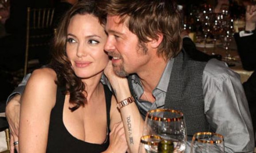 ΦΩΤΟ-Με βέρα ο Μπραντ Πιτ