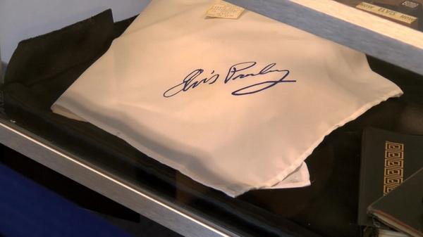 27.500 δολάρια για τον χάρτινο στόχο του Έλβις