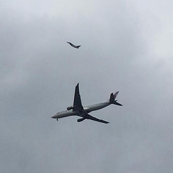 ΦΩΤΟ-Συναγερμός για “ύποπτη συσκευή” σε αεροπλάνο