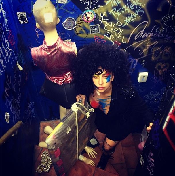 ΦΩΤΟ-Οι προκλητικές εμφανίσεις της Lady Gaga στο Τόκιο