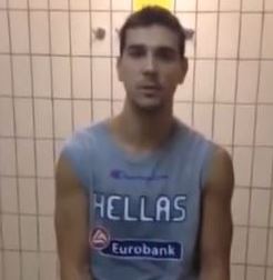 ΒΙΝΤΕΟ-Έγινε… μούσκεμα και ο Νίκος Ζήσης