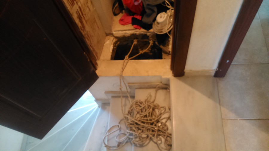 ΦΩΤΟ-Είχε φτιάξει κρύπτη στο σπίτι του για να μη συλληφθεί