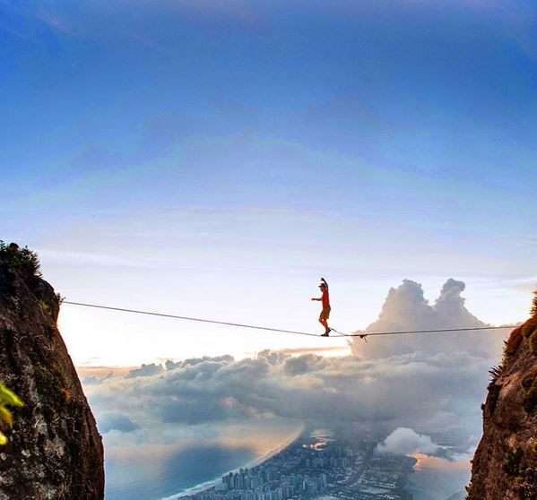 ΦΩΤΟ-Επιλέγουν να ζουν στα άκρα