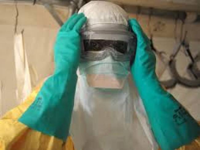 Γουινέα-Γιατροί στα σύνορα εξετάζουν για Έμπολα