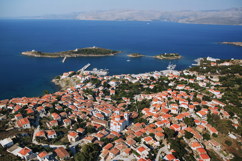 Προσάραξε φορτηγό πλοίο στις Οινούσσες