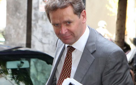 Χωρίς τον Τόμσεν οι συνομιλίες στο Παρίσι