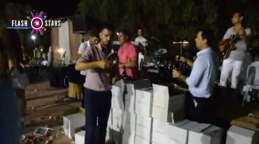 ΒΙΝΤΕΟ-Άνοιξε 500 σαμπάνιες σε πανηγύρι