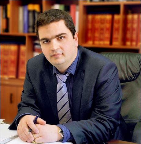 Τριαντάφυλλος: Είναι θέμα συνταγματικό οι κατ’ οίκον έρευνες